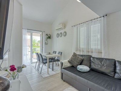 Apartment Turkanović - Two-Bedroom Apartment with Balcony  No.5 - Features photo 7