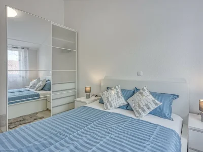 Apartment Turkanović - Two-Bedroom Apartment with Balcony  No.5 - Features photo 11