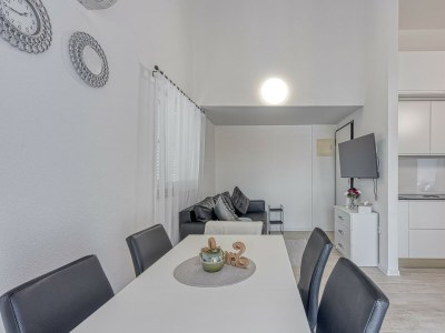 Apartment Turkanović - Two-Bedroom Apartment with Balcony  No.5 - Features photo 14