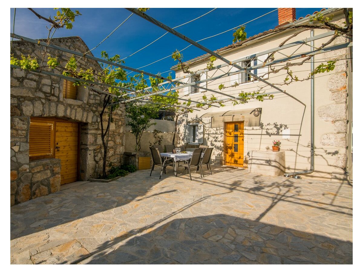 Holiday house Dume – Steinhaus mit großer Terrasse am Waldrand - Outdoor photo 4