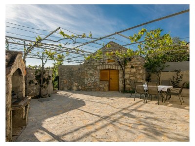 Holiday house Dume – Steinhaus mit großer Terrasse am Waldrand - Outdoor photo 6