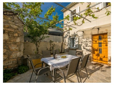 Holiday house Dume – Steinhaus mit großer Terrasse am Waldrand - Outdoor photo 7