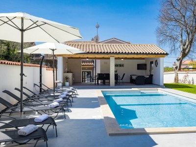 Villa Nola in Mali Vareski - Villa