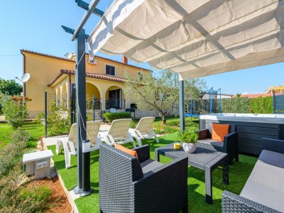 Apartment Josipa with Whirpool in Porec - Apartment