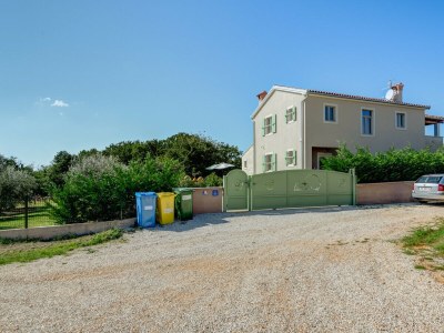 Villa Villa Stella Polaris with pool in Visnjan, Istria - Outdoor photo 11