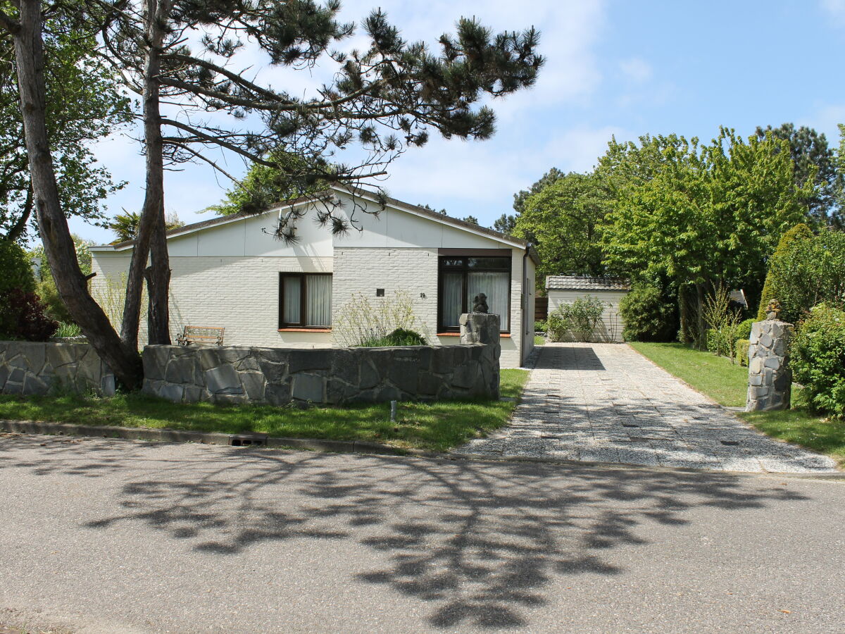 Bungalow Sun Salutation - Outdoor photo 2