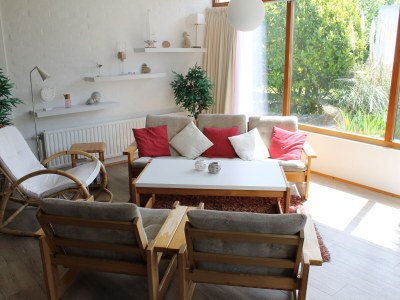 Bungalow Sun Salutation - Features photo 10