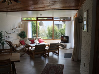 Bungalow Sun Salutation - Features photo 11