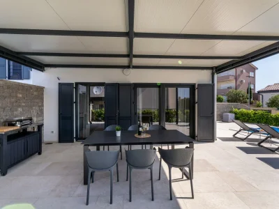 Villa Villa Bella with pool - Outdoor photo 9