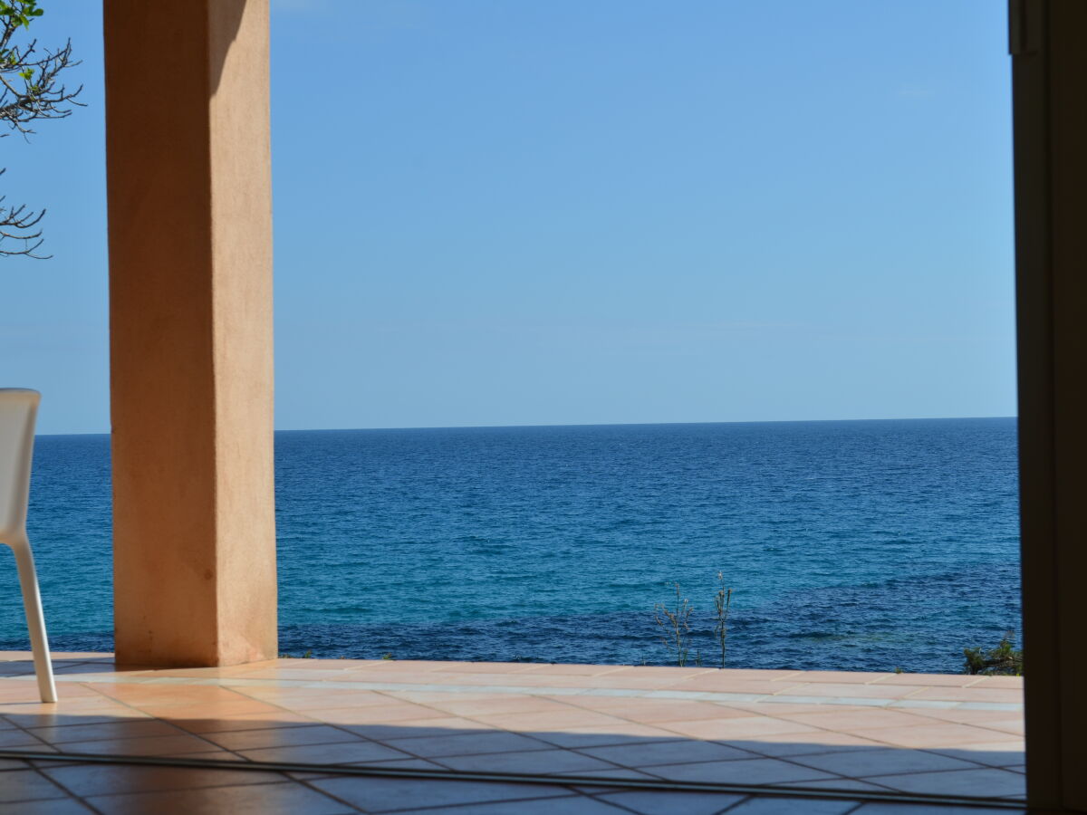 Holiday house Right on the beach - Outdoor photo 2