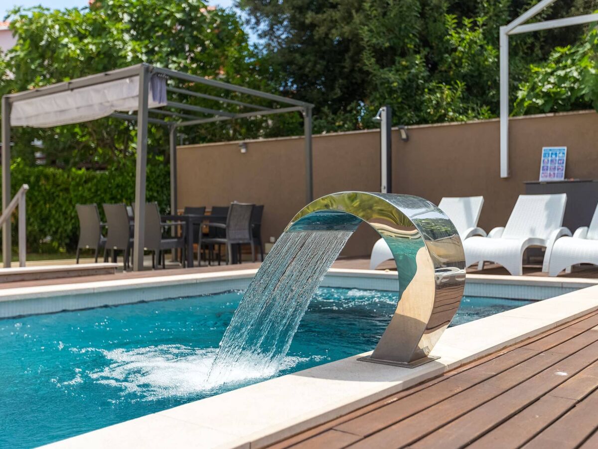 Villa Luxoria with private pool and jacuzzi - Outdoor photo 5