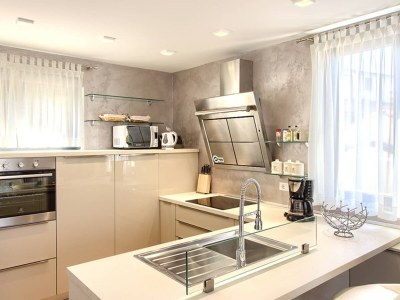 Villa Luxoria with private pool and jacuzzi - Features photo 15