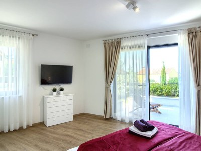 Villa Luxoria with private pool and jacuzzi - Features photo 19