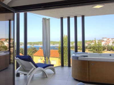 Villa Luxoria with private pool and jacuzzi - Features photo 35