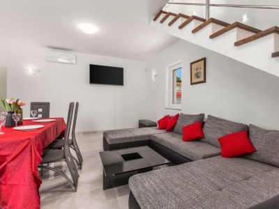 Villa Giulietta with heated pool and sea view - Features photo 14