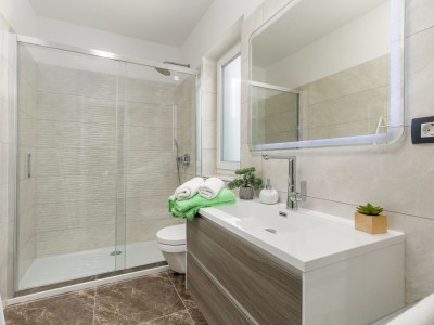 Villa Giulietta with heated pool and sea view - Features photo 21