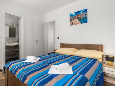 Villa Giulietta with heated pool and sea view - Features photo 23