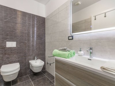 Villa Giulietta with heated pool and sea view - Features photo 26