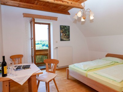 Holiday room Weingartenappartement mit Balkon | 2 Doppelzimmer - Features photo 12