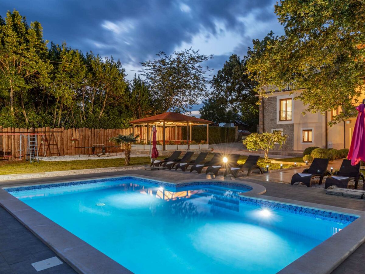 Villa Villa Tupljak: Your Scenic Hilltop Haven in the Heart of Istria - Outdoor photo 2