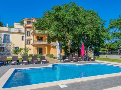 Villa Villa Tupljak: Your Scenic Hilltop Haven in the Heart of Istria - Outdoor photo 3
