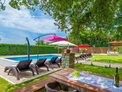 Villa Villa Tupljak: Your Scenic Hilltop Haven in the Heart of Istria - Outdoor photo 5