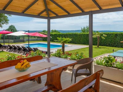 Villa Villa Tupljak: Your Scenic Hilltop Haven in the Heart of Istria - Outdoor photo 7