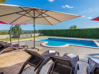 Villa Villa Tupljak: Your Scenic Hilltop Haven in the Heart of Istria - Outdoor photo 11