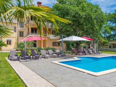 Villa Villa Tupljak: Your Scenic Hilltop Haven in the Heart of Istria - Outdoor photo 12