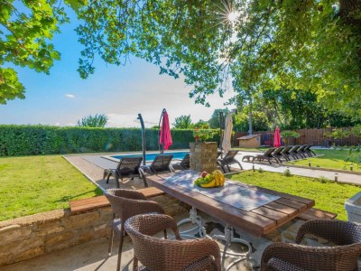 Villa Villa Tupljak: Your Scenic Hilltop Haven in the Heart of Istria - Outdoor photo 14