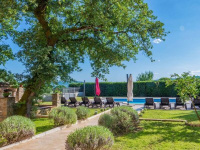 Villa Villa Tupljak: Your Scenic Hilltop Haven in the Heart of Istria - Outdoor photo 15