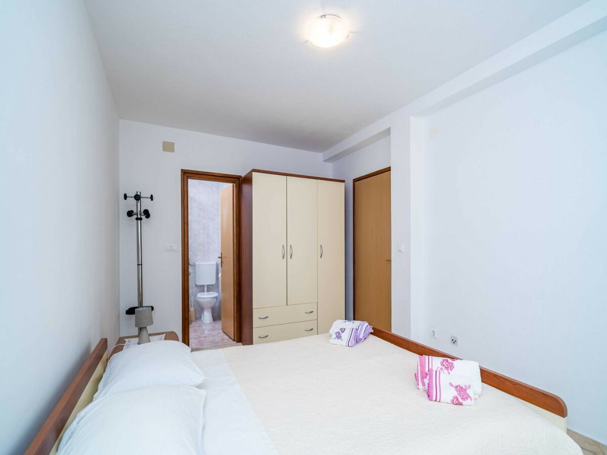 Apartment Apartments Zarac - One Bedroom Apartment with Terrace