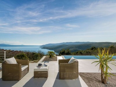 Holiday house Geräumige Villa mit Pool - Outdoor photo 8