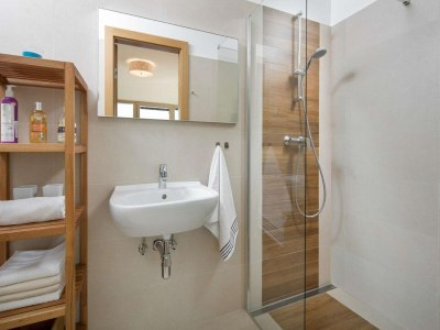 Holiday house Geräumige Villa mit Pool - Features photo 34