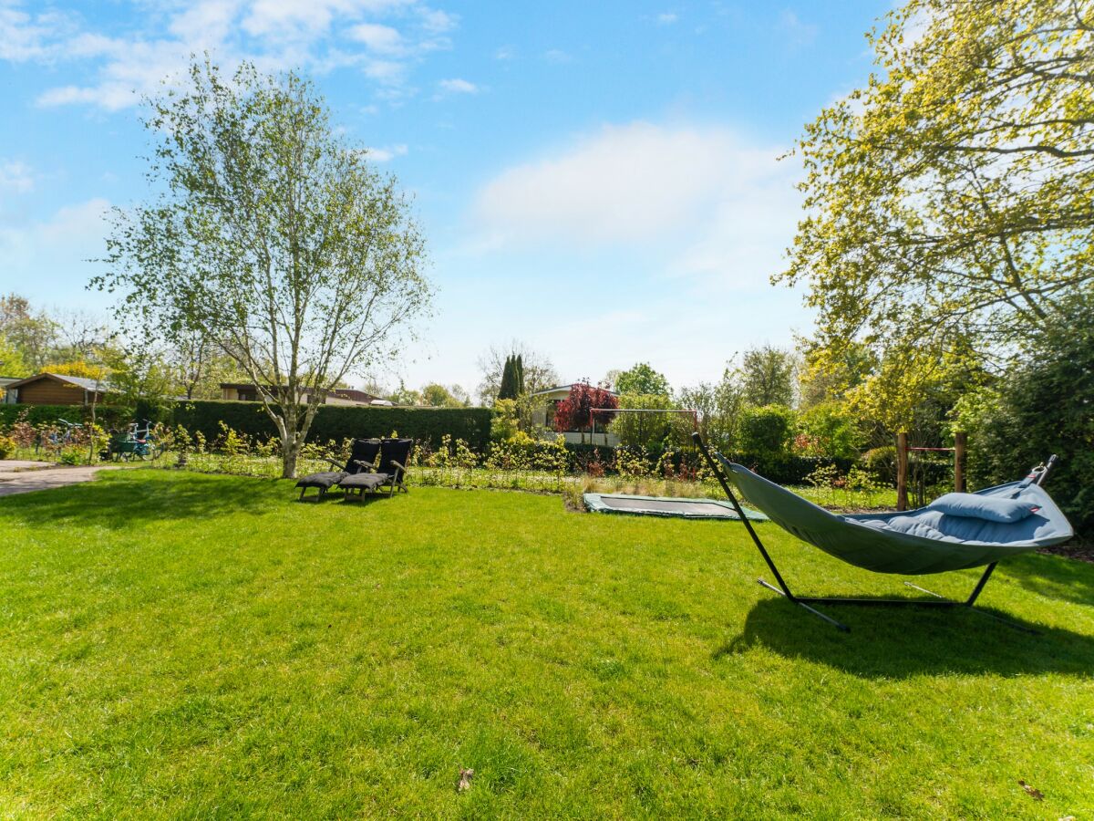 Holiday house Luxury chalet near Ouddorp with garden - Outdoor photo 5