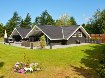 Holiday house Helles Ferienhaus mit Whirlpool -- By Traum Ferienwohnungen - Outdoor photo 3