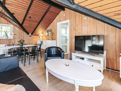 Holiday house Helles Ferienhaus mit Whirlpool -- By Traum Ferienwohnungen - Outdoor photo 18