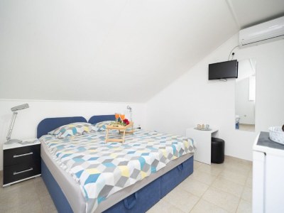 Apartment Apartments Milic - Twin Room 1 - Features photo 15