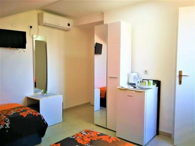 Apartment Apartments Milic - Twin Room 1 - 2 - Features photo 5