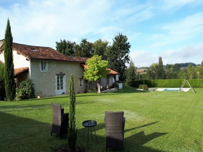 Holiday house Holiday home with pool in Verteillac - Outdoor photo 11