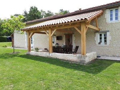 Holiday house Holiday home with pool in Verteillac - Outdoor photo 12