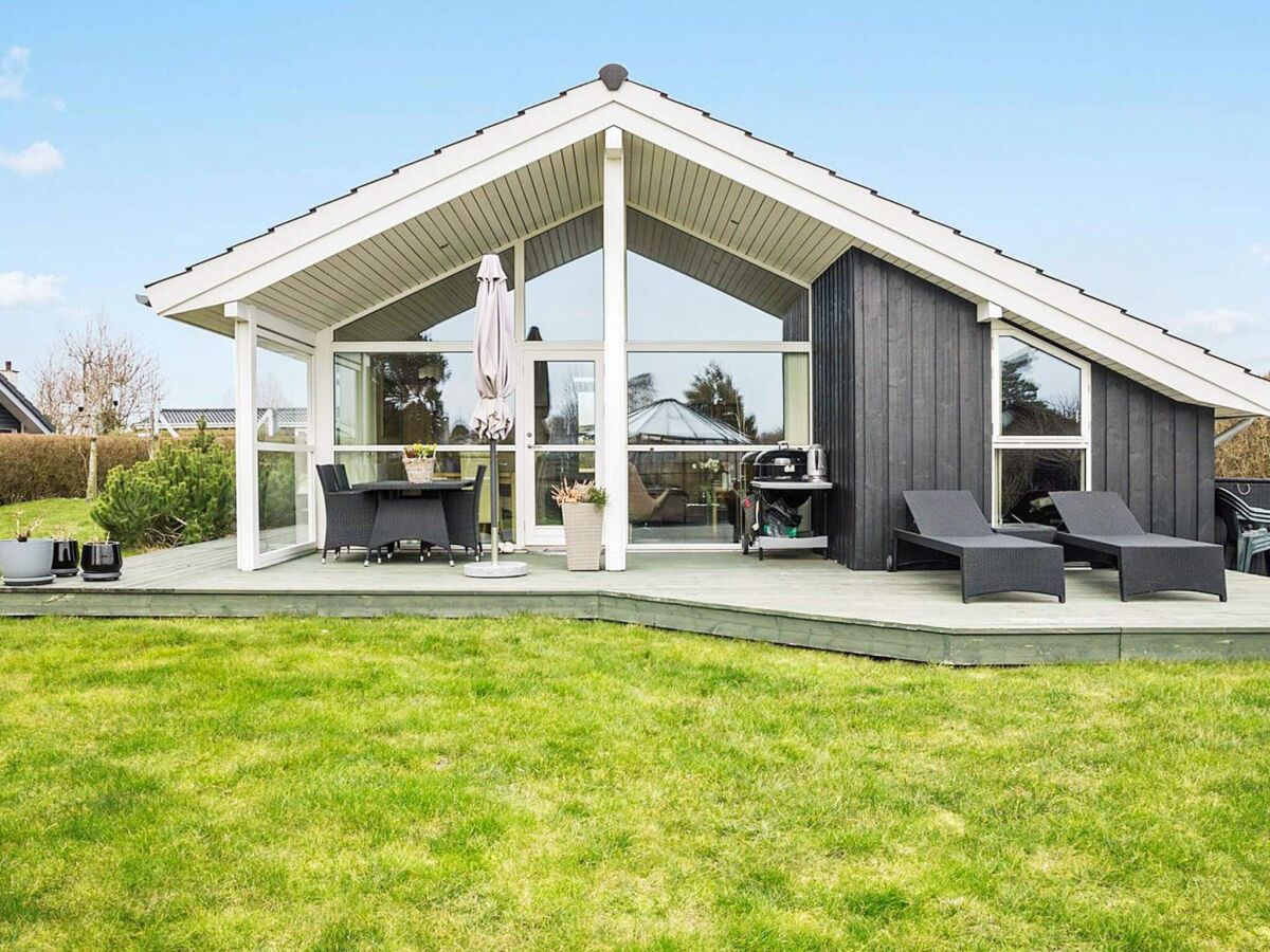 Holiday house 8 person holiday home in Bogense-By Traum - Outdoor photo 4