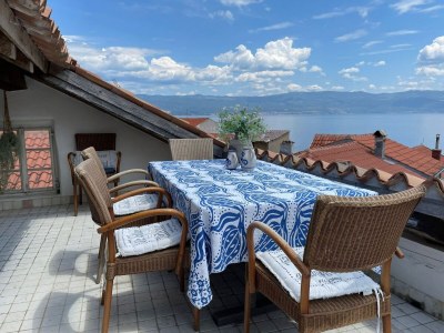 Holiday house Angenehmes Ferienhaus in Vrbnik mit Meerblick - Outdoor photo 10