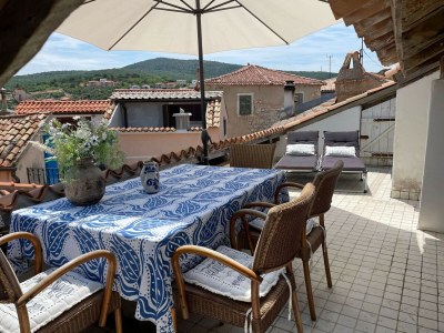 Holiday house Angenehmes Ferienhaus in Vrbnik mit Meerblick - Outdoor photo 12