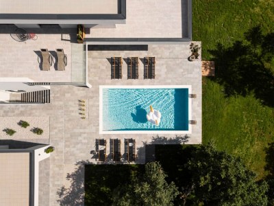 Holiday house Stilvolle Villa mit Pool - Outdoor photo 9