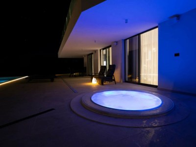 Holiday house Stylish Stay with Hot Tub - Outdoor photo 8