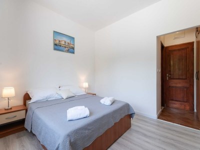 Apartment Apartments Azzurro- Three Bedroom Apartment with Terrace and Hot Tub ( Azzurro I-donji) - Features photo 7