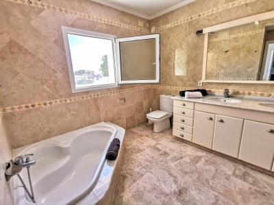 Villa Villa mit beheiztem Pool - Features photo 33