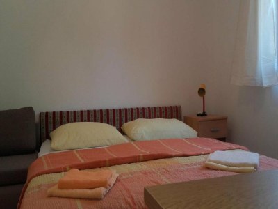 Apartment Apartments Smilje i Maslina - One Bedroom Apartment with Terrace 1 - Features photo 18