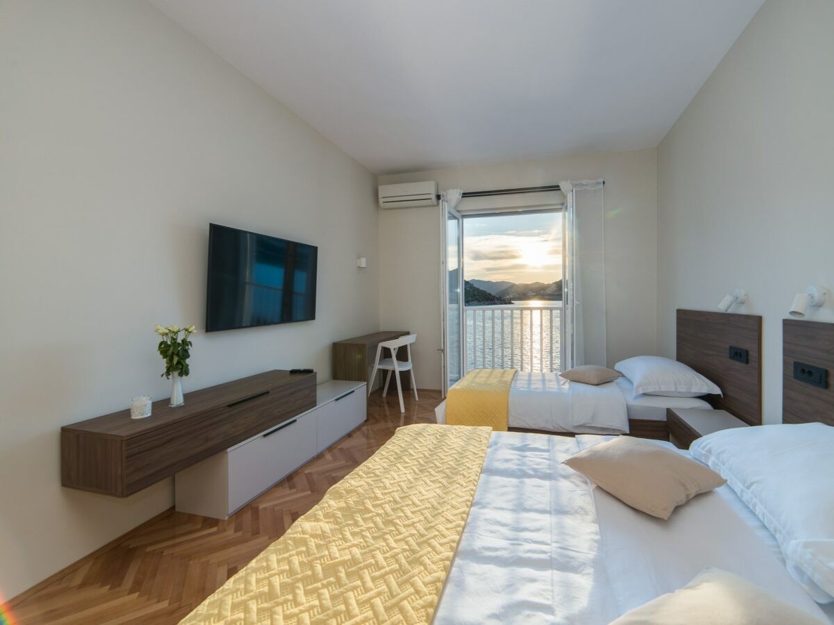 Apartment Apartments Ema-Comfort Two Bedroom Apartment with Sea View ( Fancy ) - Features photo 3